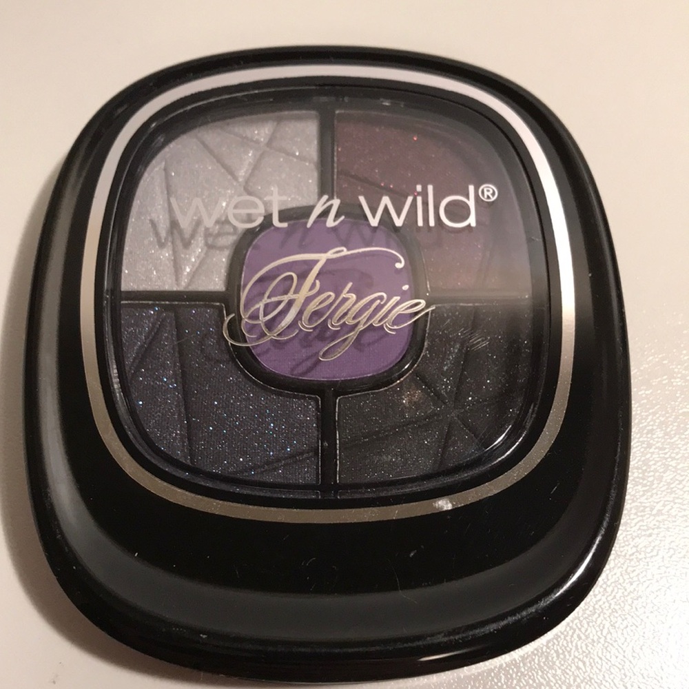 Wet n Wild Fergie Centerstage Collection eyeshadow in A030 dutchess lounge NEW